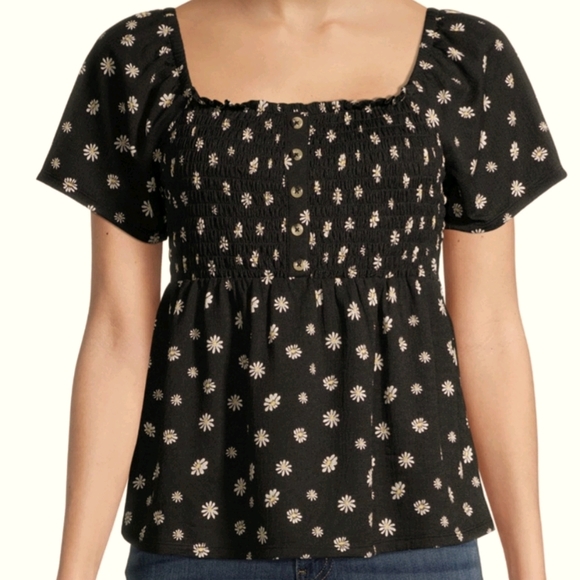 No Boundaries NWT Juniors Plus Size Flutter Sleeved Square Neck Line Top 449 - Picture 1 of 9